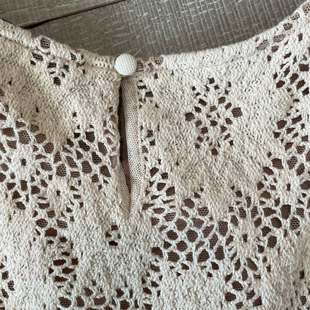 BCBGMaxAzria Cream Lace Tank Top (S) - Picture 5 of 11